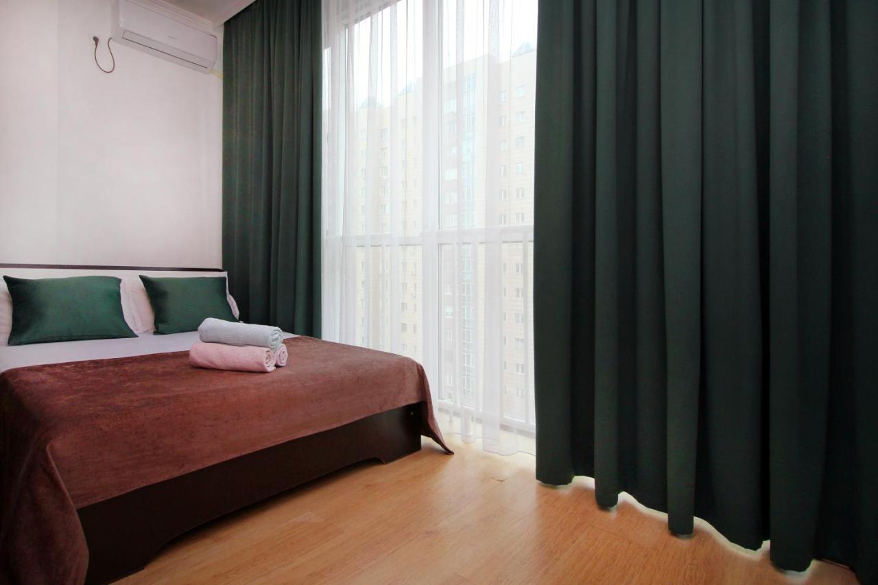 Уютные И Комфортные Квартиры В Жк Манхэттен Apartment Almaty Bagian luar foto