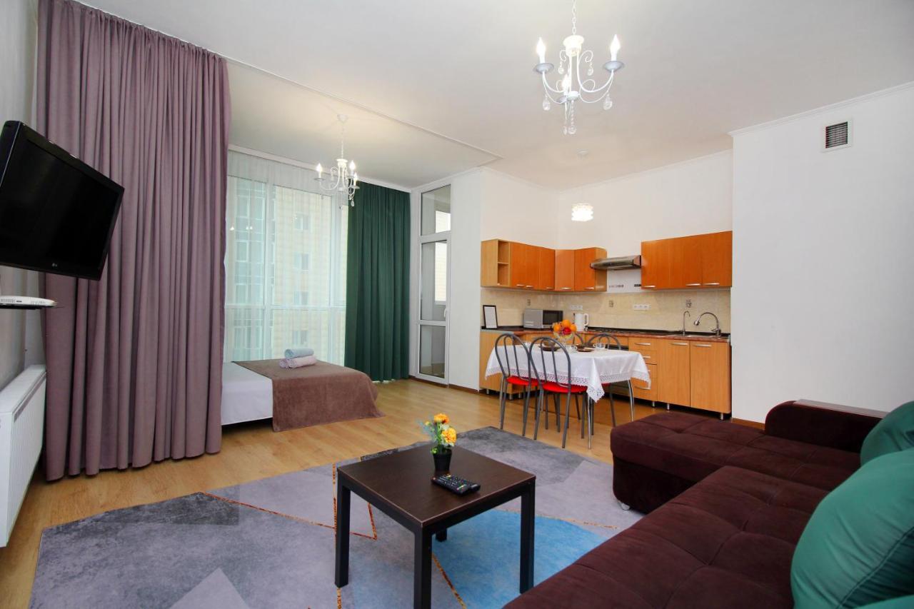 Уютные И Комфортные Квартиры В Жк Манхэттен Apartment Almaty Bagian luar foto